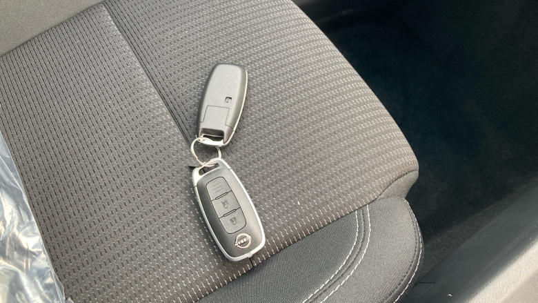 Nissan Qashqai 1.3 DiG-T MH Acenta Premium 5dr Petrol Hatchback